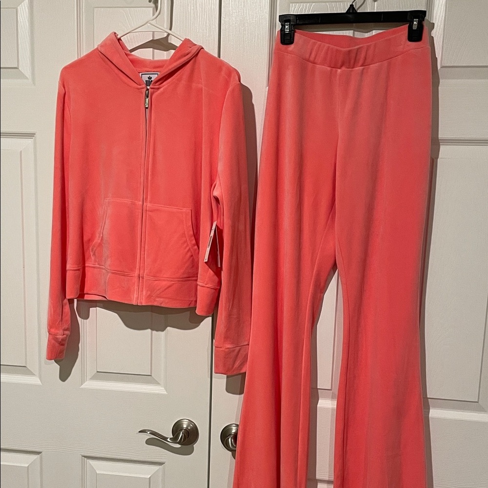 Juicy Couture Pink Velour Track Suit - Picture 5 of 5